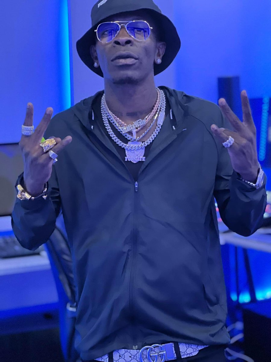 THENENEGOVERNOR's tweet photo. @shattawalegh was home at home #Ghana🇬🇭🇬🇭 but performed to 7,0000 people/ fans of @OfficialASRoma #FelixGyna .if you’re big you’re big,Is not about organizing “#IsAbouttime concert or beg for lobby shows to prove or show how big u are🤣 #sark x #bhim fans how far?straight pains https://t.co/Ns4xG3SEAa