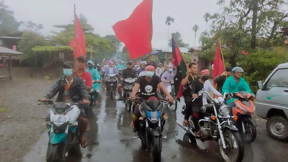 cuttiewinnie85's tweet photo. Pro-democracy residents of Kale marched once again and demonstrated a persistent protest to overthrow military regime today.   #2022Aug8Coup #8888UprisingIn2022 #NeverForgiveNeverForget #WhatsHappeningInMyanmar https://t.co/FPk0uMAdnI