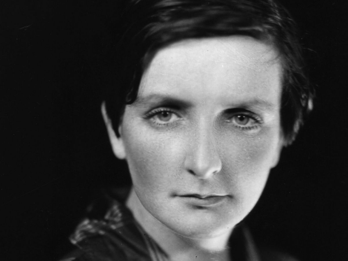 Read More Women (@womenread) on Twitter photo “This world is out of date” 
Irish novelist and playwright, Kate O'Brien died #OnThisDay in 1974 #ReadMoreWomen “This world is out of date” 
Irish novelist and playwright, Kate O'Brien died #OnThisDay in 1974 #ReadMoreWomen