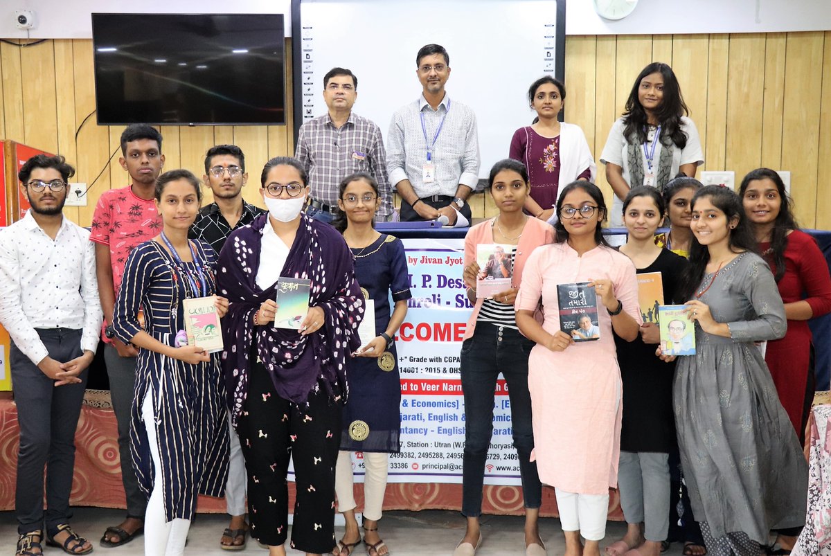 amroli10's tweet photo. Date :- 08/08/2022, Monday ; “Inter Class Book Review Competition ”.
.
.
.
.
.
#amroli #amrolicollege #Bestcollege #Topcollege #JZShah #HPDesai #Book #BookReview #BookReviewLover  #InterclassCompetition #BookReviewCompetition #InterClassBookReviewCompetitionon2022_23 https://t.co/MJsIrRyLg5