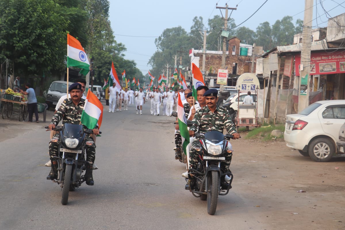 Today 160Bn organised a Tiranga Rally in local market n nearby area in chatha to motivate people to celebrate "Har Ghar Tiranga " programme .Commandant,Officers n jawans participated in this run to inculcate the sense of patriotism in public.<a href="/crpfindia/">🇮🇳CRPF🇮🇳</a> <a href="/jammusector/">jammu sector crpf</a> <a href="/WSCRPF2016/">WESTERN SECTOR CRPF</a>