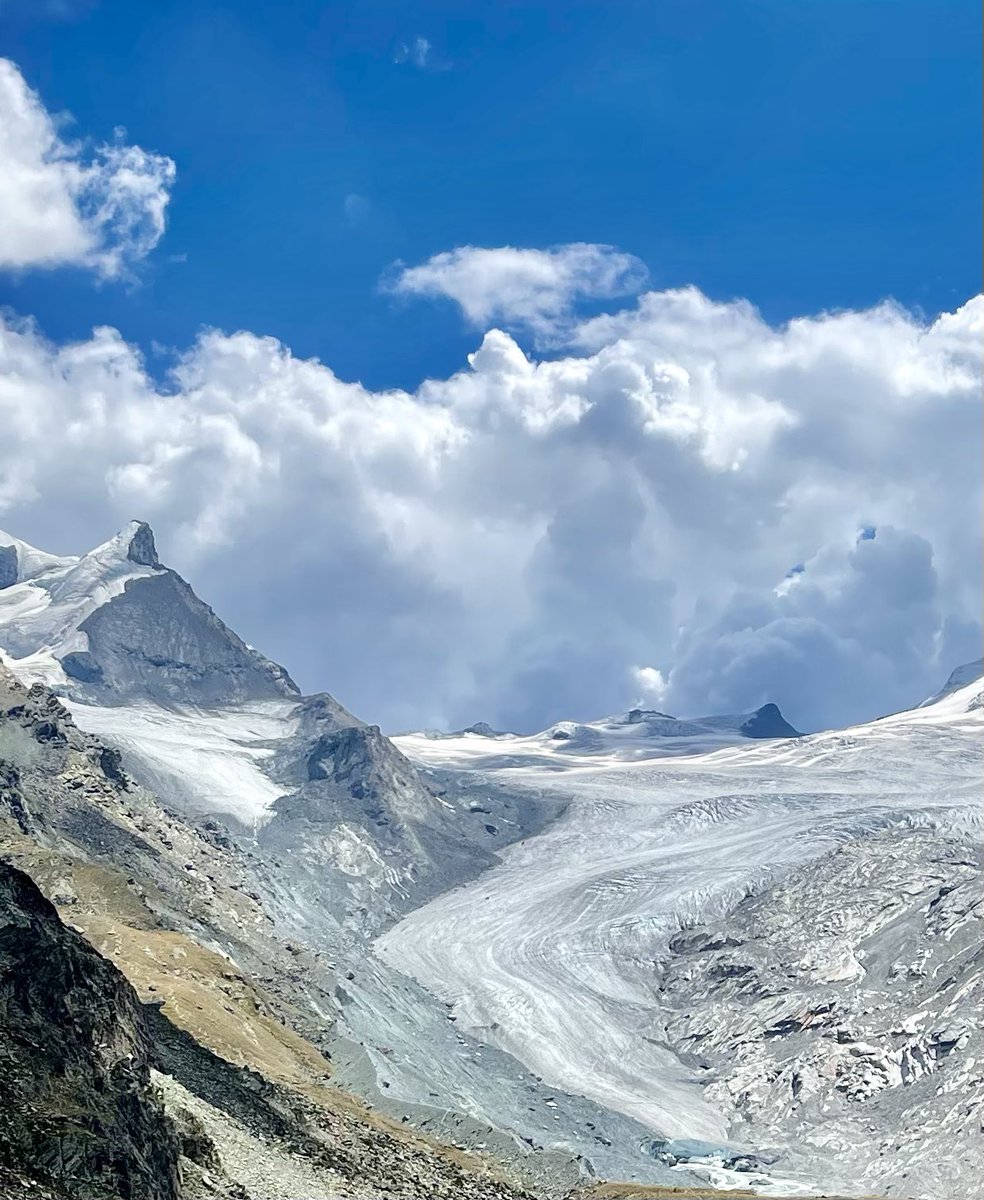 AJRNuttall's tweet photo. I first came here in 1990 and its still my #happyplace this time I brought my son for the first time #FatherAndSon #hikingadventures #Switzerland @zermatt_tourism https://t.co/WgGaaMgbYQ