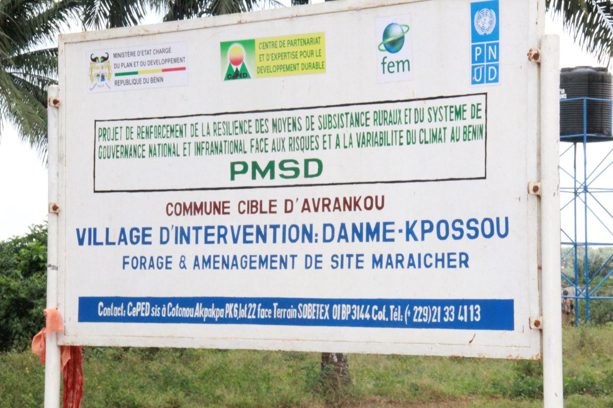PNUDBenin's tweet photo. #VisiteDeProjets
A Danmè-Kpossou, commune d’Avrankou, +200 petits exploitants agricoles dont 150 femmes sont appuyés par le Projet Moyens de Subsistance Durables #PMSD pour le maraîchage sur un site de 5 ha aménagé et alimenté à l’énergie solaire #ChangementsClimatiques https://t.co/xCUjrVHTHI