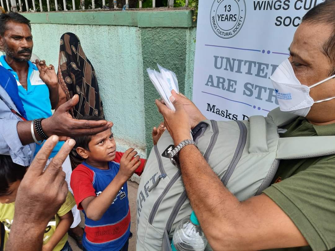 TariqueHameed's tweet image. grateful to #TheMaskLab for giving the responsibility to distribute 5000 masks. Today marked the first day of mask distribution, we started distributing in front of AIIMS, New Delhi. 
#controlprint #covidwarriors #CSR #precaution #care #humanity #AIIMS