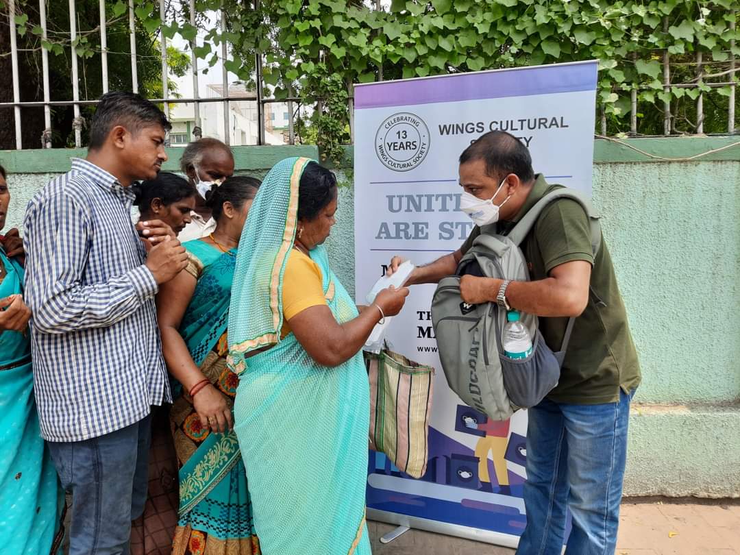 TariqueHameed's tweet image. grateful to #TheMaskLab for giving the responsibility to distribute 5000 masks. Today marked the first day of mask distribution, we started distributing in front of AIIMS, New Delhi. 
#controlprint #covidwarriors #CSR #precaution #care #humanity #AIIMS