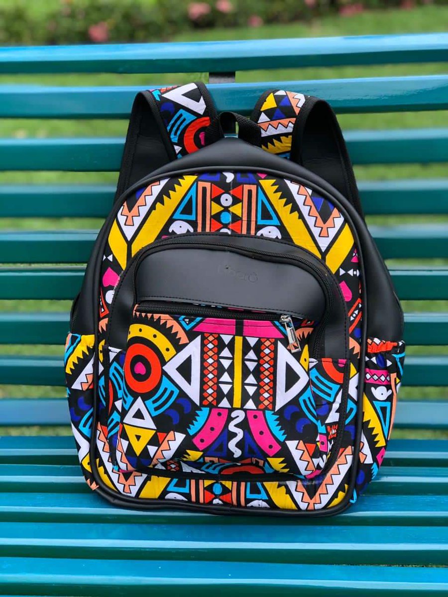 TheCameroonianZ's tweet photo. Les sacs scolaires de la marque Libarô #Cameroon.

Prix : 10 000 FCFA pour les maternelles, 13 000 FCFA pour écoliers et 15 000 FCFA pour les lycéens.

☎️ : 677989880 / 693024825 / 695346337 https://t.co/xpIKFOL1Yw