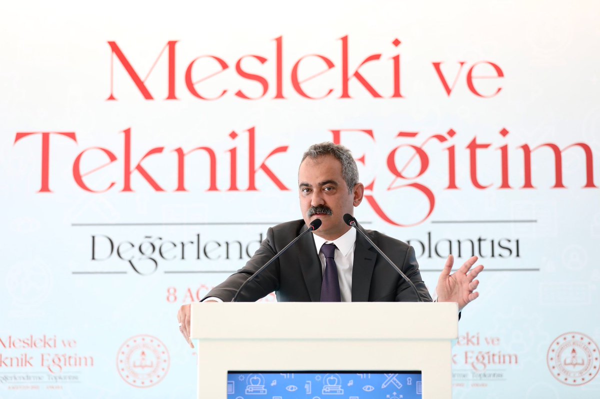 tcmeb's tweet photo. Millî Eğitim Bakanı Mahmut Özer, Ankara’da 81 ilin millî eğitim müdürü ve mesleki ve teknik eğitimden sorumlu yöneticileriyle mesleki ve teknik eğitim değerlendirme toplantısında bir araya geldi.

👉 https://t.co/6HnfyVW9TB https://t.co/uGpDCQmPRl