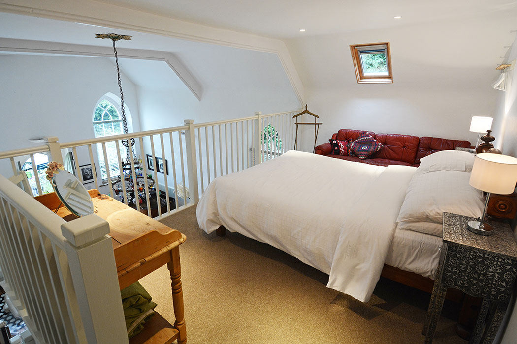 TheHolidayCots's tweet photo. Chapel Studio is a stylish and chic self-catering studio in the quaint hamlet of Downhead. It provides the perfect romantic setting for an idyllic break in Somerset.
๐Sleeps 1-2
https://t.co/YaUWBWms2j
#Downhead #SheptonMallet #Somerset #SelfCatering #Studio #Stylish #Chic https://t.co/haHAhlHQEf