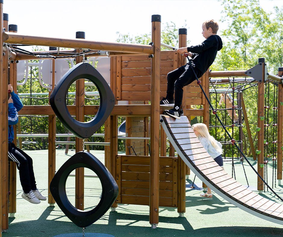 HAGS_UK's tweet photo. Throwback to this playground of dreams installed in Roskilde, Denmark. This large special UniPlay multi-play unit has three towers that are connected by different play components that vary in challenge level.

#DreamPlayground #PlaygroundOfDreams #PlaygroundTower #PlaygroundUnit https://t.co/qZp43Robqu