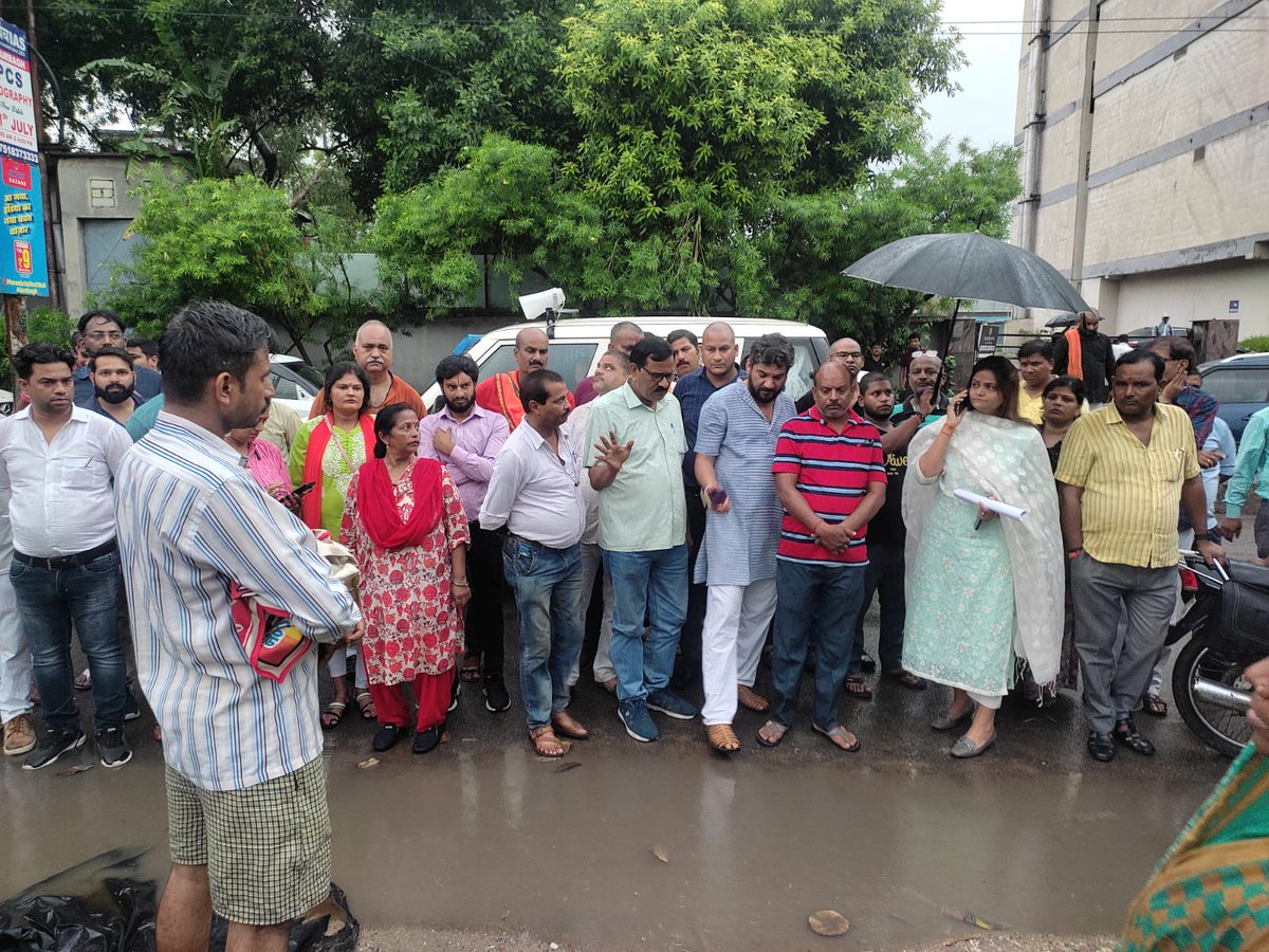 WelfareSectorB's tweet photo. The authorities visited the place and failed to remove the encroachment mafias, which are running and involved in several illegal activities happening in Sector-B parking area, L.D.A Kanpur Road, Lko @CMOfficeUP @LMC_IECofficial @Uppolice @mp_kaushal @RajeshwarS73 @lkopolice https://t.co/sewQES2BEz