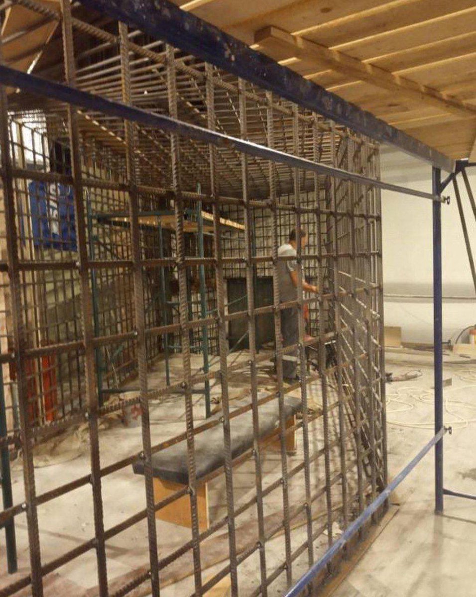 yasviiit's tweet photo. 🤬In Mariupol, on the stage of the philharmonic hall, the occupiers are collecting prison cells, in which they plan to hold a show trial of Ukrainian prisoners of war already in September.
#RussiaTerroristState #HelpUkraine @BBCWorld @UN @vonderleyen @NorwayAmbUNOG @maritaulvskog https://t.co/4GG83NEsZw