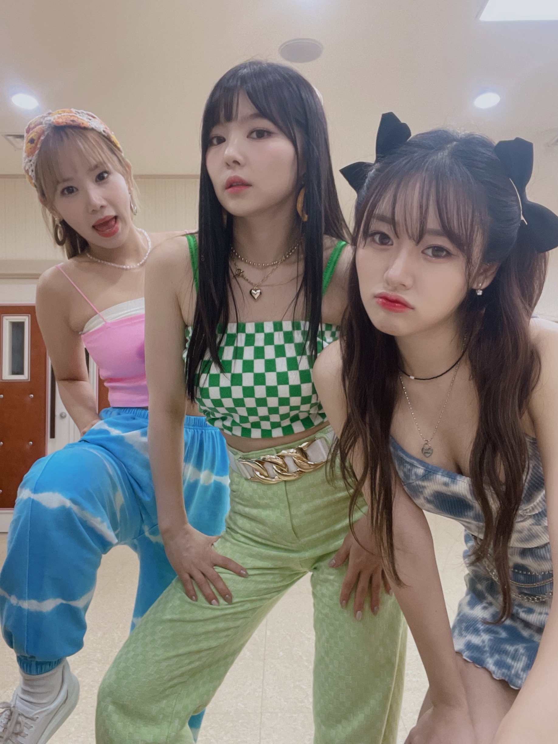 FZoKiZVagAAxX9Y?format=jpg&name=4096x4096