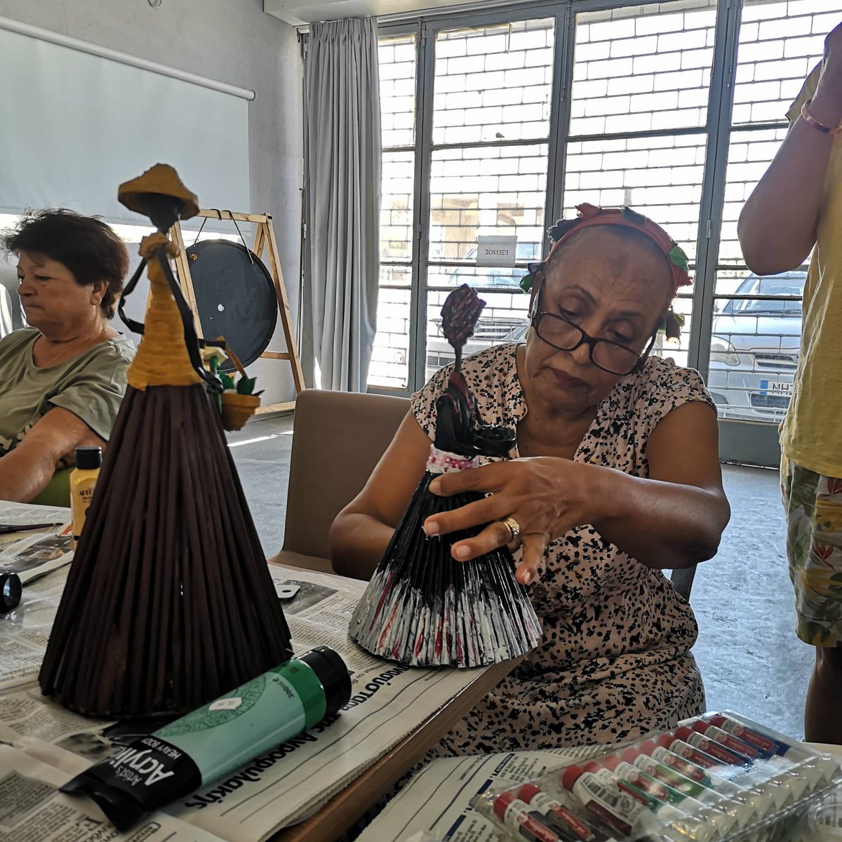 It's been a busy Monday morning here at Famagusta Avenue Garage. Members of #ΚΛΩΘΩ and #MağusaKültürDerneği have gathered to work on their newspaper dolls.