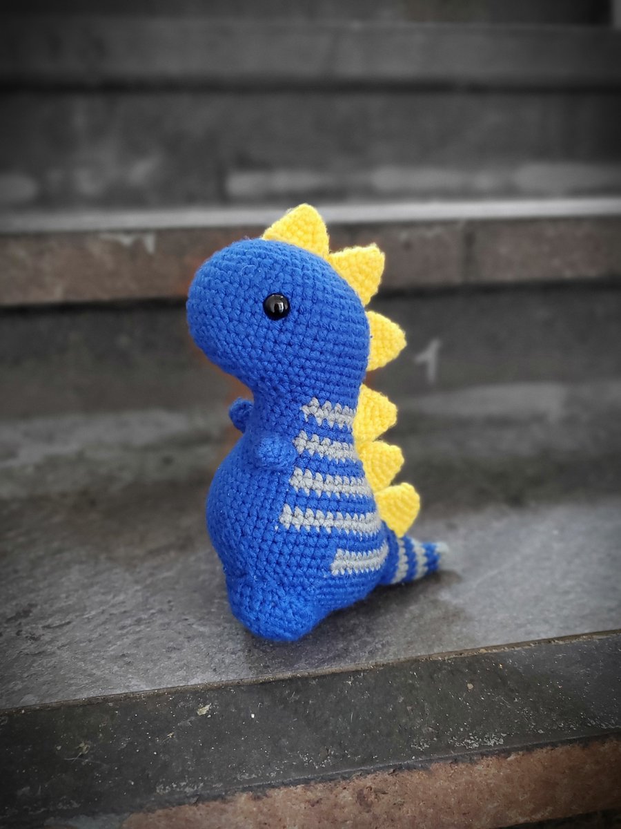 thebpdbombshell's tweet photo. Just finished this lil dino for a friend 😊 https://t.co/qQp4vq4ykR