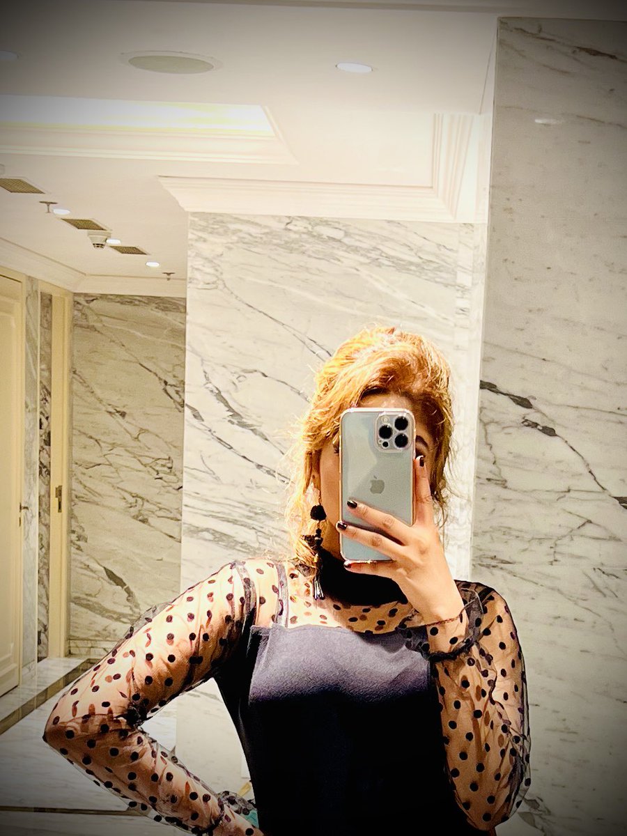 ActressShana's tweet photo. ~ only met you in my dreams before ! ๐ท๐ญ๐งฟ
#shanabhattacharya #actress #actresslife #mirrorselfie #blessed #ootd #unlock7 #teaserrelease #tweet #teaser #bollywoodmovie #premiere #queen #Twitter #bollywoodactress #tollywoodactress #iphone13promax #blackgoals #bollywood #black https://t.co/9a7B0uCIpT