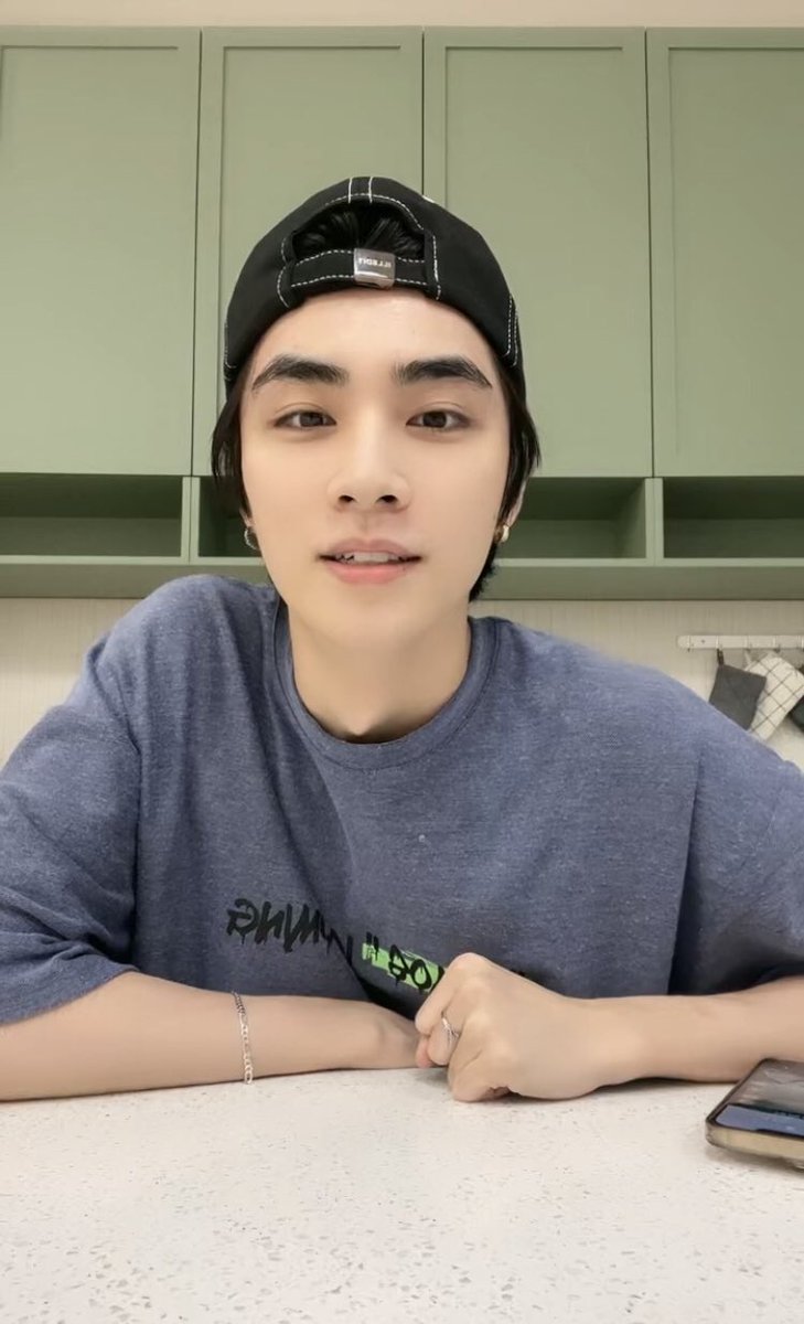 missclaireliu9's tweet image. [220808] #XIAOJUN Weibo Yizhibo Live chinese to english translation highlights 🦖 a thread 🦖 #HAPPYXIOAJUNDAY #GoldenVoiceXiaojunDay