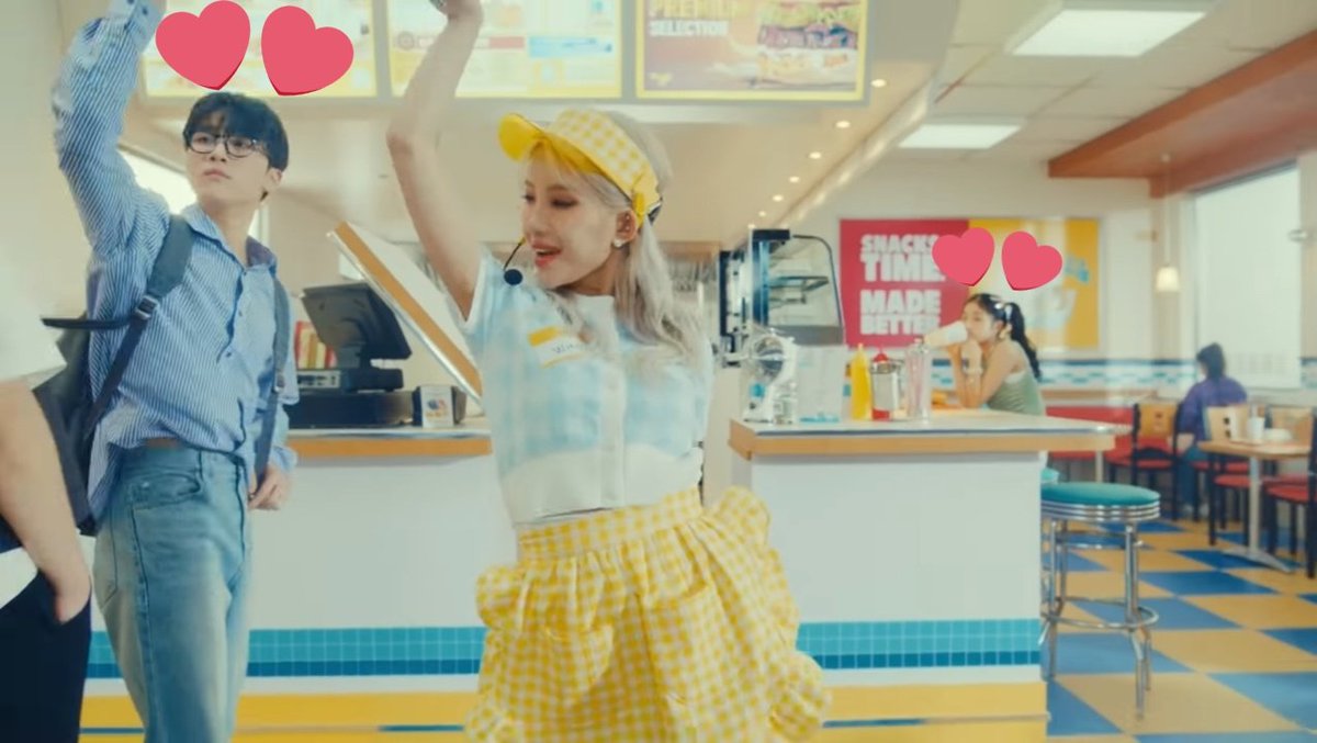 cubetraineeintl's tweet photo. CUBE Trainee from Jeon Soyeon's Beam Beam MV
link : https://t.co/Mij2cxuICk
#CUBETrainees https://t.co/VNhjKg33OB