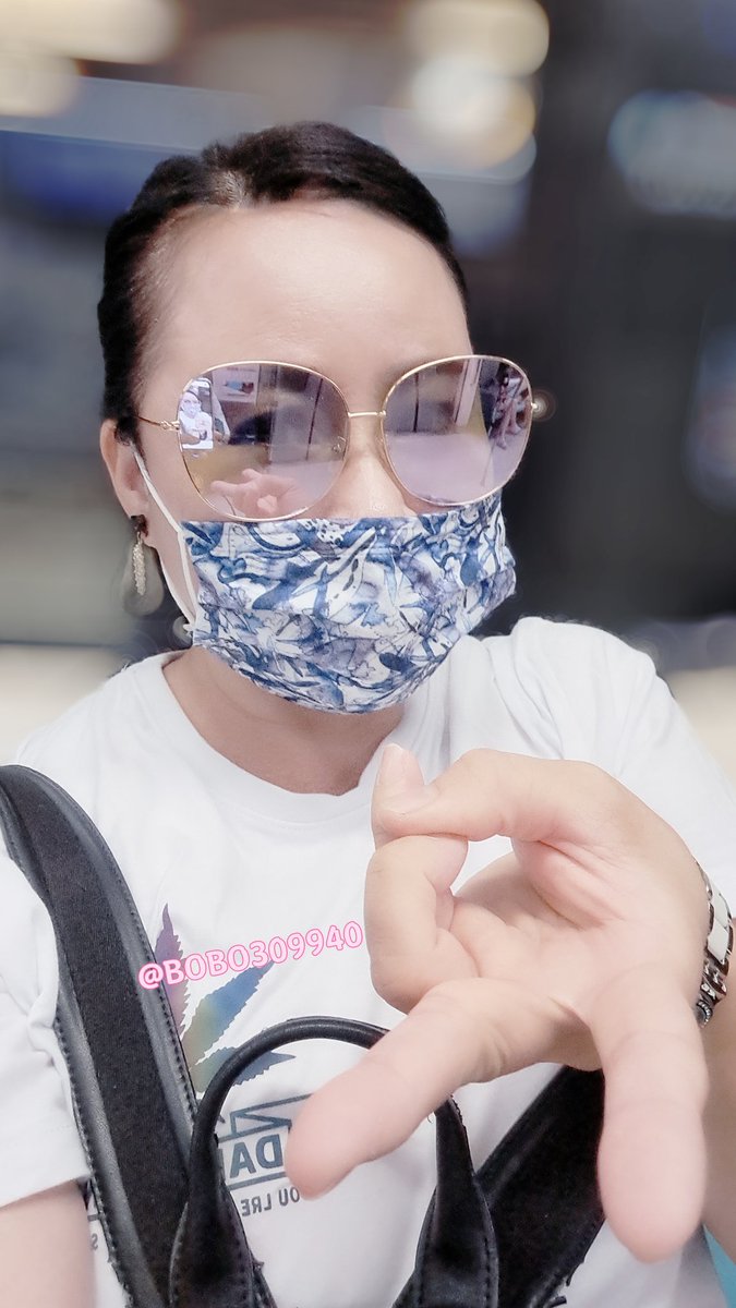各位朋友們～午安！近期BOBO較忙碌喔～留言或是私訊加好友的都無法立即回覆喔～但是依然愛💖你們😘（記得#愛心+#分享+#推文喔）
#大奶
#原味
#離婚熟女
#地方媽媽 https://t.co/wESYRpmLS8