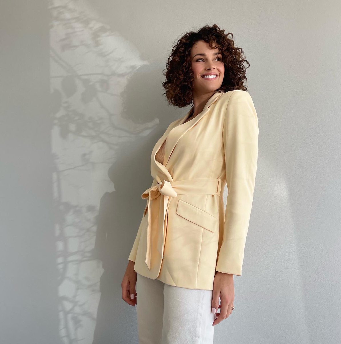 On my way to the <a href="/Official_MissSA/">Miss South Africa</a> final judging week 👑 

What would you ask the top 10 if you had the chance? 👇🏽

Butter yellow blazer from <a href="/ForeverNew_SA/">Forever New SA</a> 🥰