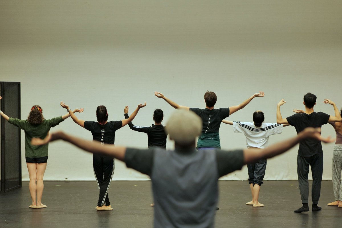 northernballet's tweet photo. With one month to go until our dynamic mixed programme opens, today we’re treating you with brand new rehearsal photos.

Experience three immersive new works from Dickson Mbi, Mthuthuzeli November and Stina Quagebeur at @LeedsPlayhouse &amp; @RoyalOperaHouse:
https://t.co/w1BYCPaL93 https://t.co/mrX6ghDnxy