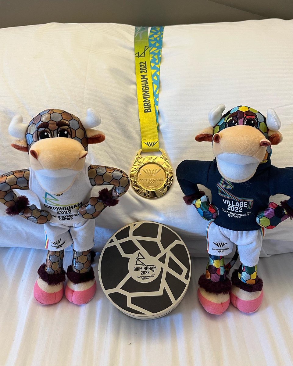 nikhat_zareen's tweet photo. Finally, here is my gift as promised to my Ammi and the Motherland 🇮🇳

Ecstatic to win the Gold after a thoroughly joyous CWG in Birmingham. Your support and love moves me.🙏

 #B2022 #TeamIndia https://t.co/o3nULer5th
