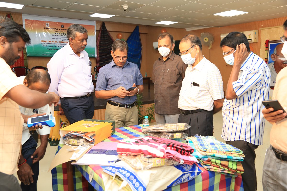 On the  occasion of 8th National Handloom Day under #HarGharTiranga campaign, Shri M.V.S. Choudary, Chief Commissioner, Customs Zone, Chennai, inaugurated the "Co-Optex" Exhibition cum Sale of handlooms on 08.08.2022. <a href="/cbic_india/">CBIC</a>