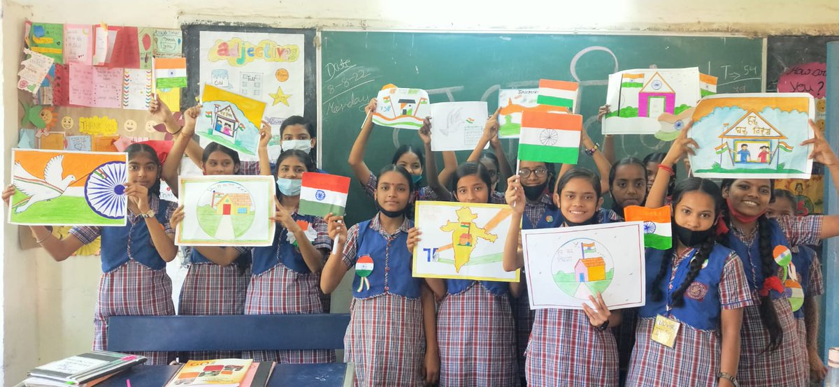 GgsssWpn's tweet photo. Students of #GgsssWpn proudly celebrating #AzadiKaAmritMahotsav 
“जब भारत माँ का हर बच्चा, अच्छी शिक्षा पाएगा।
तभी अमर तिरंगा 🇮🇳 शान से, आसमान में लहराएगा॥”
#HarHathTiranga
#tirangameramaan 
#TirangaMeraAbhiman 
@Dir_Education https://t.co/EEJ9WPTHJu