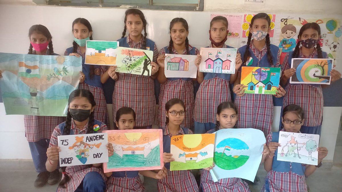 GgsssWpn's tweet photo. Students of #GgsssWpn proudly celebrating #AzadiKaAmritMahotsav 
“जब भारत माँ का हर बच्चा, अच्छी शिक्षा पाएगा।
तभी अमर तिरंगा 🇮🇳 शान से, आसमान में लहराएगा॥”
#HarHathTiranga
#tirangameramaan 
#TirangaMeraAbhiman 
@Dir_Education https://t.co/EEJ9WPTHJu