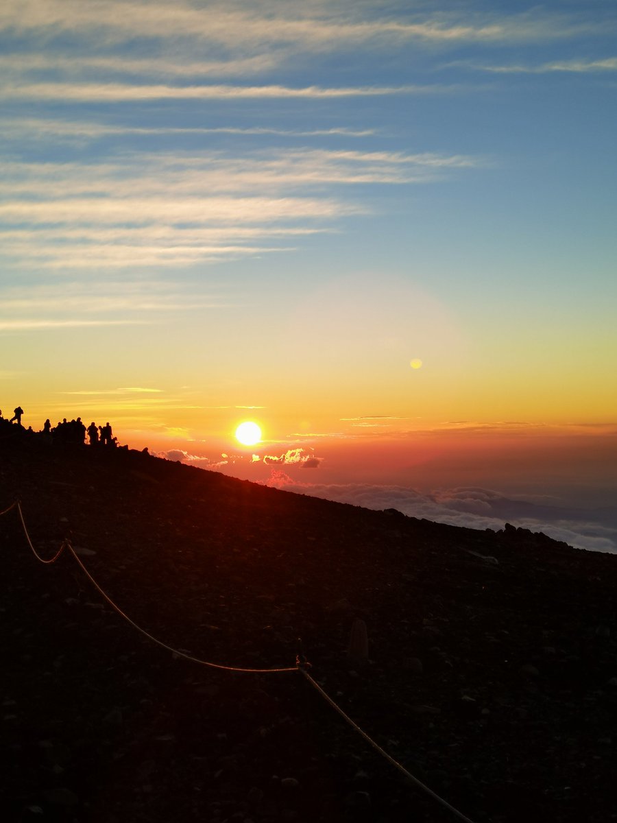 ChinaHyang's tweet photo. 富士山的顶点！ https://t.co/jScNb7GnhP