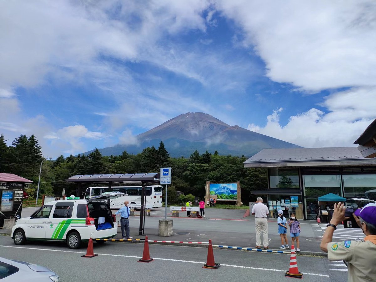 ChinaHyang's tweet photo. 富士山的顶点！ https://t.co/jScNb7GnhP