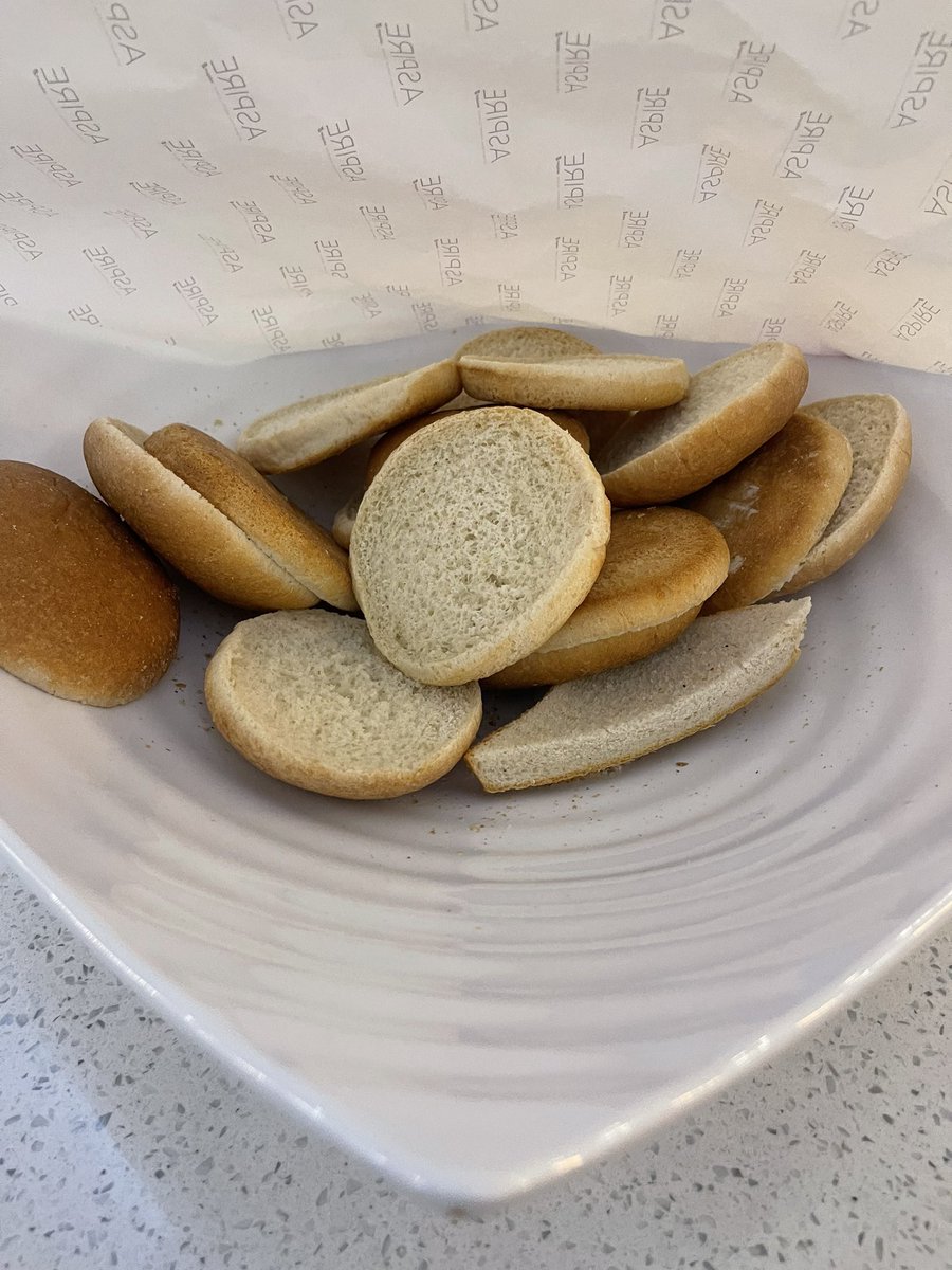 SmailHeather's tweet photo. @Aspirelounge Come on aspire lounge Luton! This is shockingly rubbish! Your Manager offered a refund but apparently I have to contact you…so here you go! https://t.co/YDLpm5ew4U