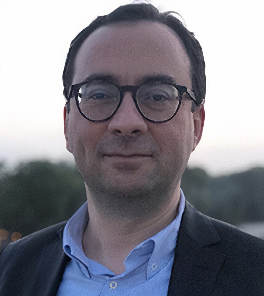 📌 Ankara Üniversitesi Siyasal Bilgiler Fakültesi Siyaset Bilimi ve Kamu Yönetimi Bölümü Yönetim Bilimleri Anabilim Dalı Öğretim Üyesi Doç. Dr. Ozan Zengin, Belediye Gazetesi'ne konuştu:

“Toplumcu yerel yönetim anlayışı benimsenmeli”

🔗 belediyegazetesi.chp.org.tr/2022/8/8/zengi…