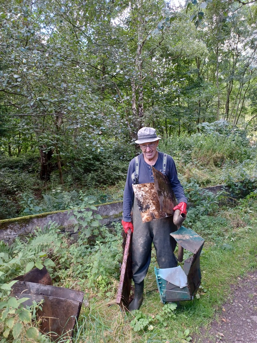 HolmeRiver's tweet photo. Last week we were out doing a river clean-up &amp; our final balsam bash of the year from @Burton_Security, Brockholes upstream to the @holmevalleycamp. Thanks to all of the volunteers who came out &amp; to Holme Valley Camping &amp; Caravan Park &amp; Burton Security for your continued support. https://t.co/0sk0rBtgKz