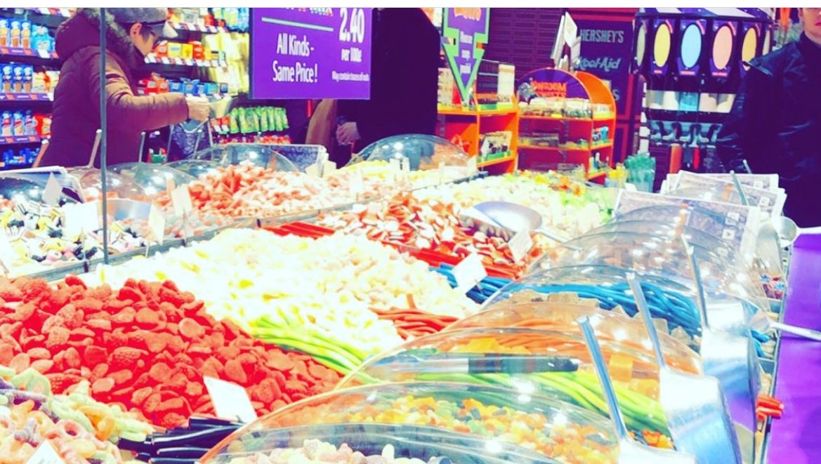 Kingdom_Sweets's tweet photo. When life gives you Monday's, make it sweet! 🍭
#kingdomofsweets #picknmix #americansweets #sweettalk #familyfun #edinburgh #familytodo #pickandmixsweets #sweets #sweetshop #candystore #americancandy https://t.co/mvRCqihoLl