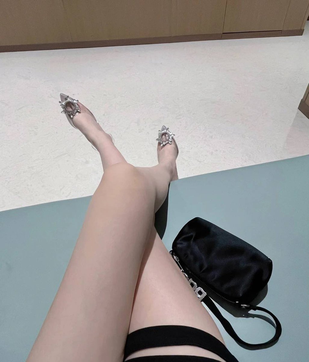 xavier53739086's tweet photo. 下班，下班的感觉真好(*^▽^*) #女性  #逛街 https://t.co/K9wSrPETel
