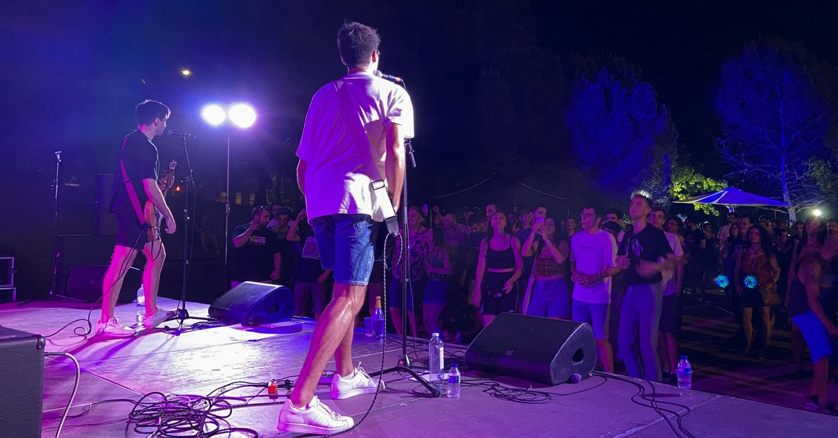 edenaband's tweet photo. Primera vez de verdad en casa, mucho tiempo esperando un momento así

#music #rockshow #poppunk #emopunk #edena https://t.co/vXVG6KsebA
