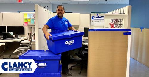 clancymoving's tweet photo. When looking for movers for your big office relocation, you need a company that is:

✔ Licensed and insured
✔ Has plenty of great reviews
✔ Offers specialty services
✔ Has years of experience

Clancy checks all these boxes and more!
https://t.co/VjTgkyt11y https://t.co/hg93jyHO42
