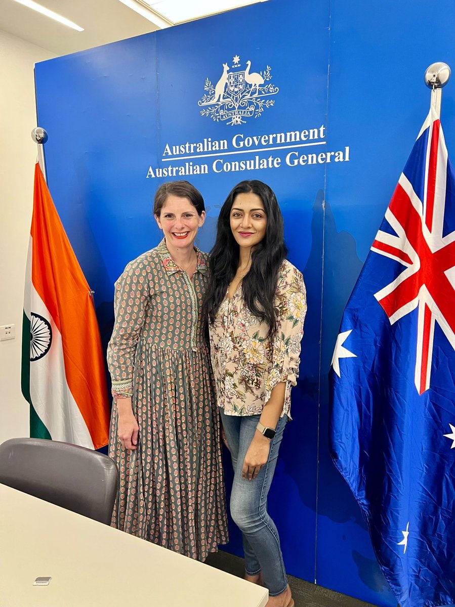 Vimraman's tweet photo. It was an absolute pleasure and privilege to meet the Consul General of Australia for South India Ms Sarah Kirlew  #consulgeneral @AusCGChennai Thank you for a lovely meeting and looking forward to many more ❤️ 🇦🇺🇮🇳 

#newrelations #bestofbothworlds #australianindian #family https://t.co/8a51ZK0ykS