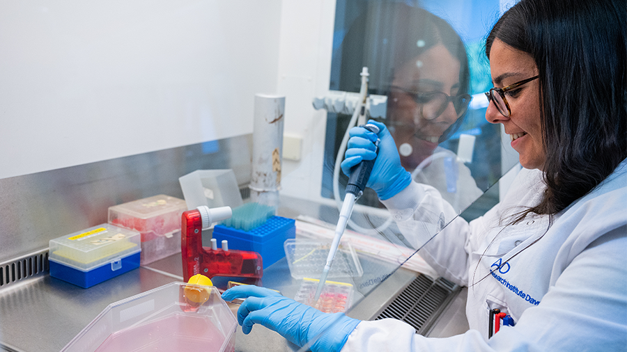 AO Foundation (@aofoundation) on Twitter photo ARI scientist <a href="/ValentinaBasoli/">Valentina Basoli</a> is carving out an extraordinary career in research. But she’s quick to point out that she hasn’t come to this solely on the basis of hard work, nor has she done it alone.
Her journey started when she was 3 years old 👩🔬➡️ fal.cn/3qR0p ARI scientist <a href="/ValentinaBasoli/">Valentina Basoli</a> is carving out an extraordinary career in research. But she’s quick to point out that she hasn’t come to this solely on the basis of hard work, nor has she done it alone.
Her journey started when she was 3 years old 👩🔬➡️ fal.cn/3qR0p