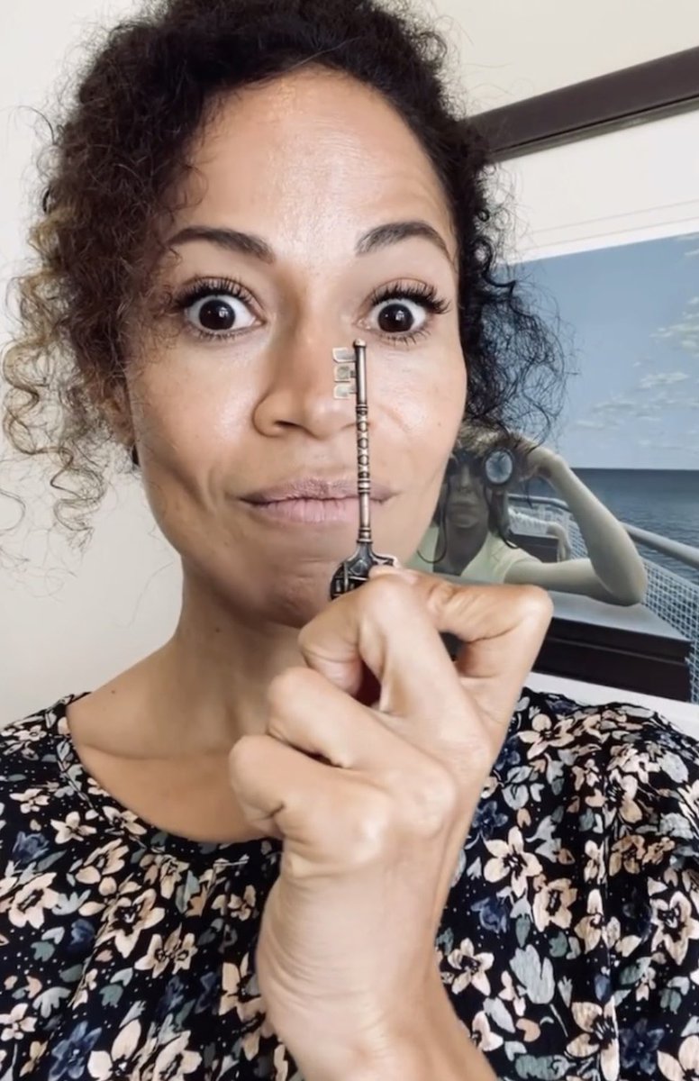 steckleberry's tweet photo. Are we going back into Ellie’s head in season 3? Could be kind of topsy-turvy in there! #LockeAndKey #ComingWednesday #EllieWhedon #SherriSaum https://t.co/GCYkKPw9H3