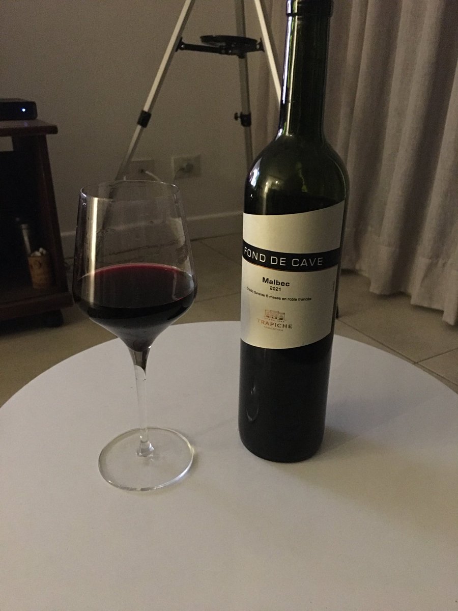 CuperRonal's tweet photo. 😎🍷 https://t.co/4XqOEjQsYX