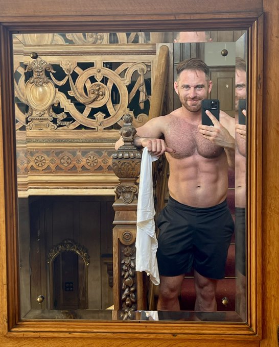 Had a great time in Wales and now I have arrived in Barcelona.  What models should I film with?  🥵💪😘