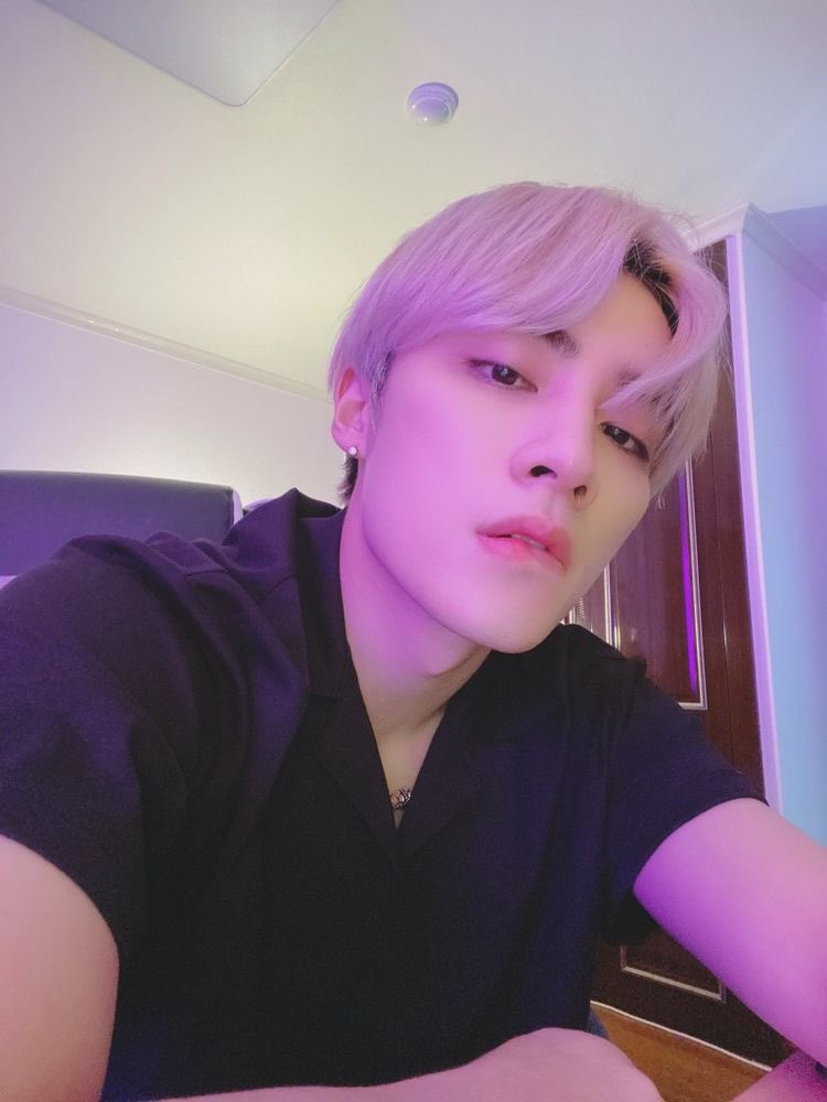 nhungnct's tweet photo. Happy birthday em Tuấn đáng iu của chị 💚 mau comeback thui nào 😭😭😭

#HAPPYXIAOJUNDAY
#GoldenVoiceXiaojunDay
#肖俊0808生日快乐
#빛나는_여름날의_반짝이는_샤오쥔
@NCTsmtown @WayV_official https://t.co/YLEuyUvNVC