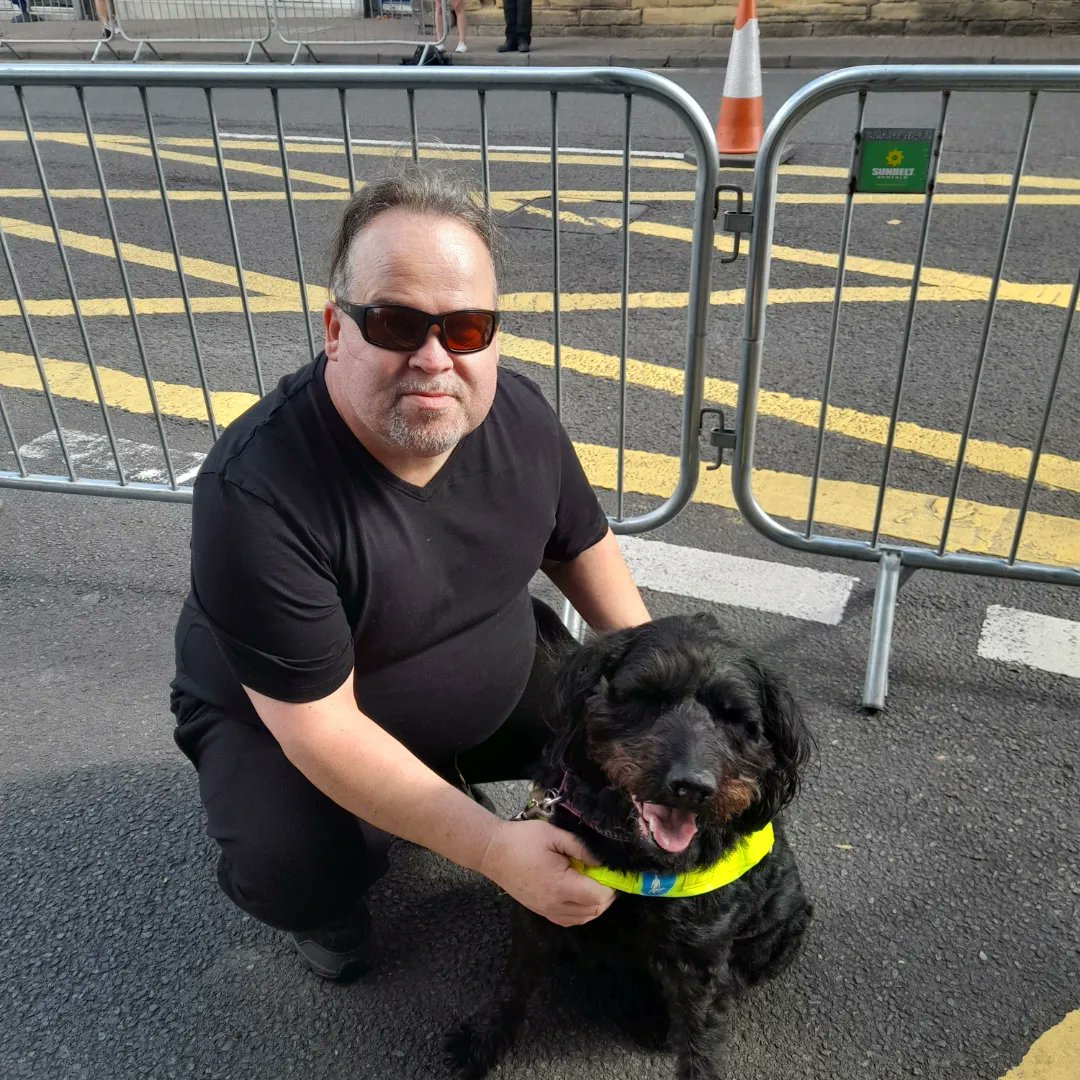 GdMillie's tweet photo. Watching the #CWG2022 #cycling #timetrial last week in Sedgley with the dad hooman. It was great fun, I didn't take any notice of the bikes but I enjoyed having a sniff at all the dogs who walked past 😁 @guidedogs @MedDetectDogs 🐕‍🦺🦮🚲🚴‍♀️🚲 https://t.co/l3RRFBwigZ