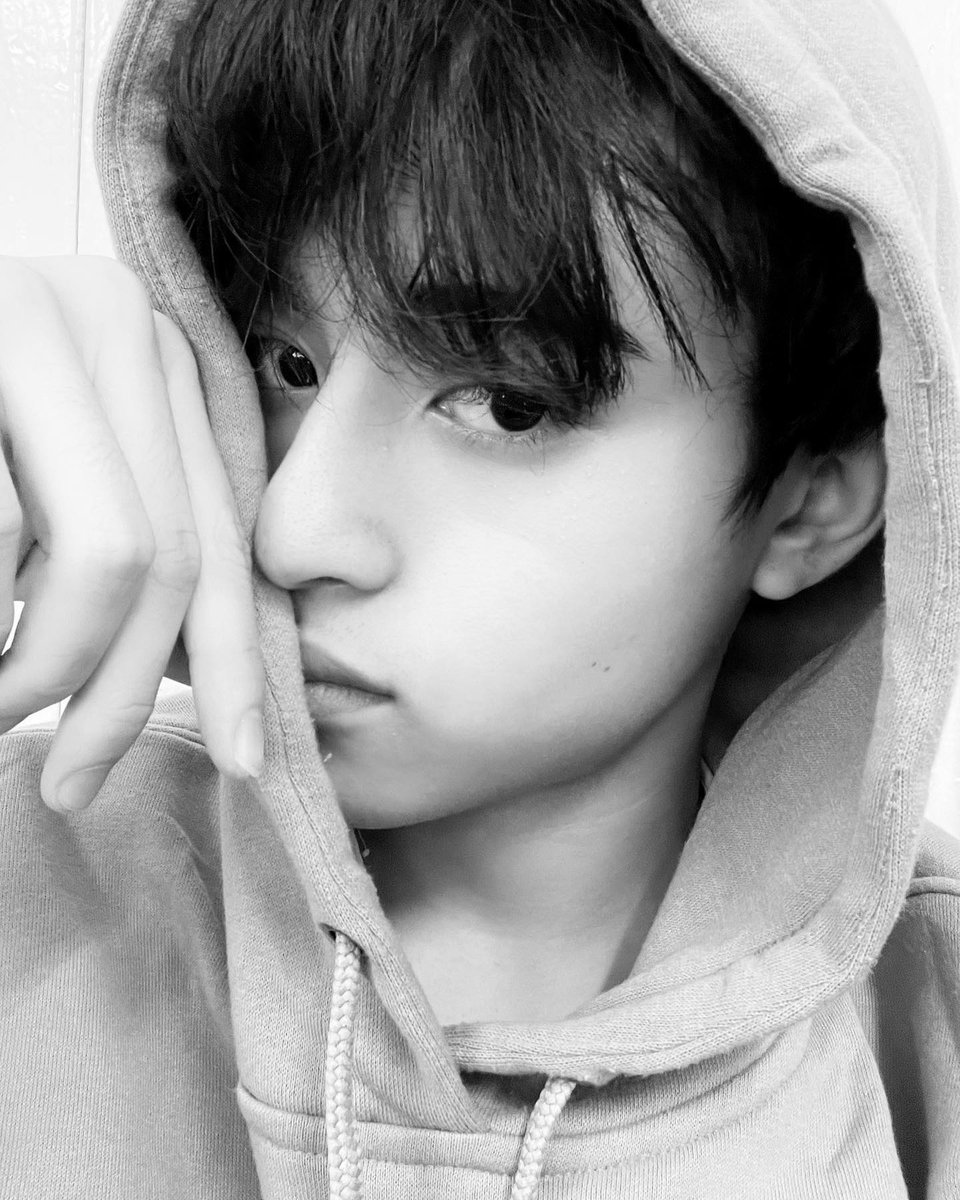 inbarcodebr's tweet photo. 📸 | 08.08 @/barcode.tin via instagram post.
"18th."
#barcodetin
#HappyBarcode18thBDay
#1MBarcodesocool
#1MBarcodeStars https://t.co/AwGLYAQGjr