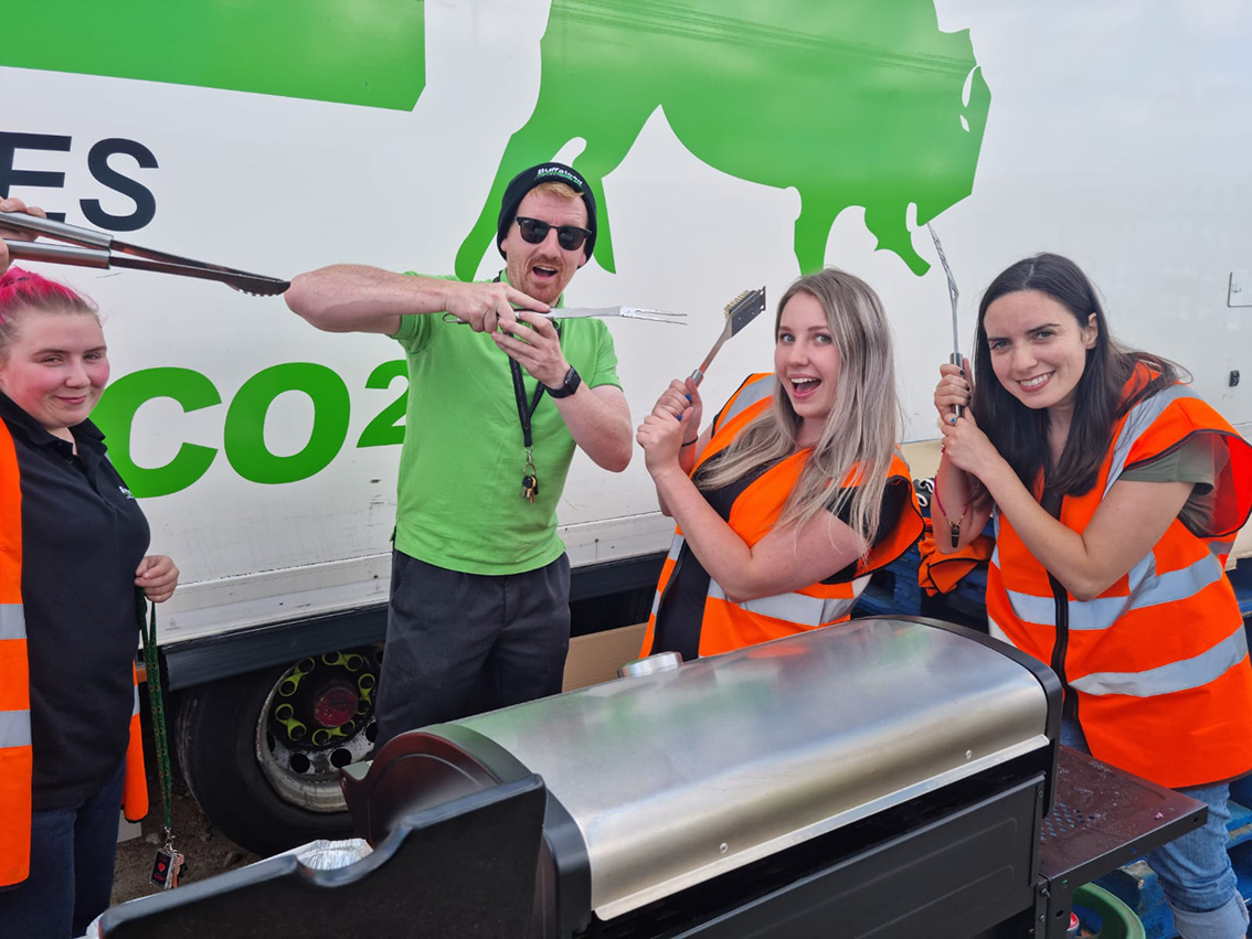 Buffaloadlogist's tweet photo. Some photos from our Buffaload BBQ Day. 3 depots, lots of our colleagues, night and day shifts, lots of fun!
#teambuffaload #MBGTeam #BBQ #teammates https://t.co/DRLJ3hlGIZ