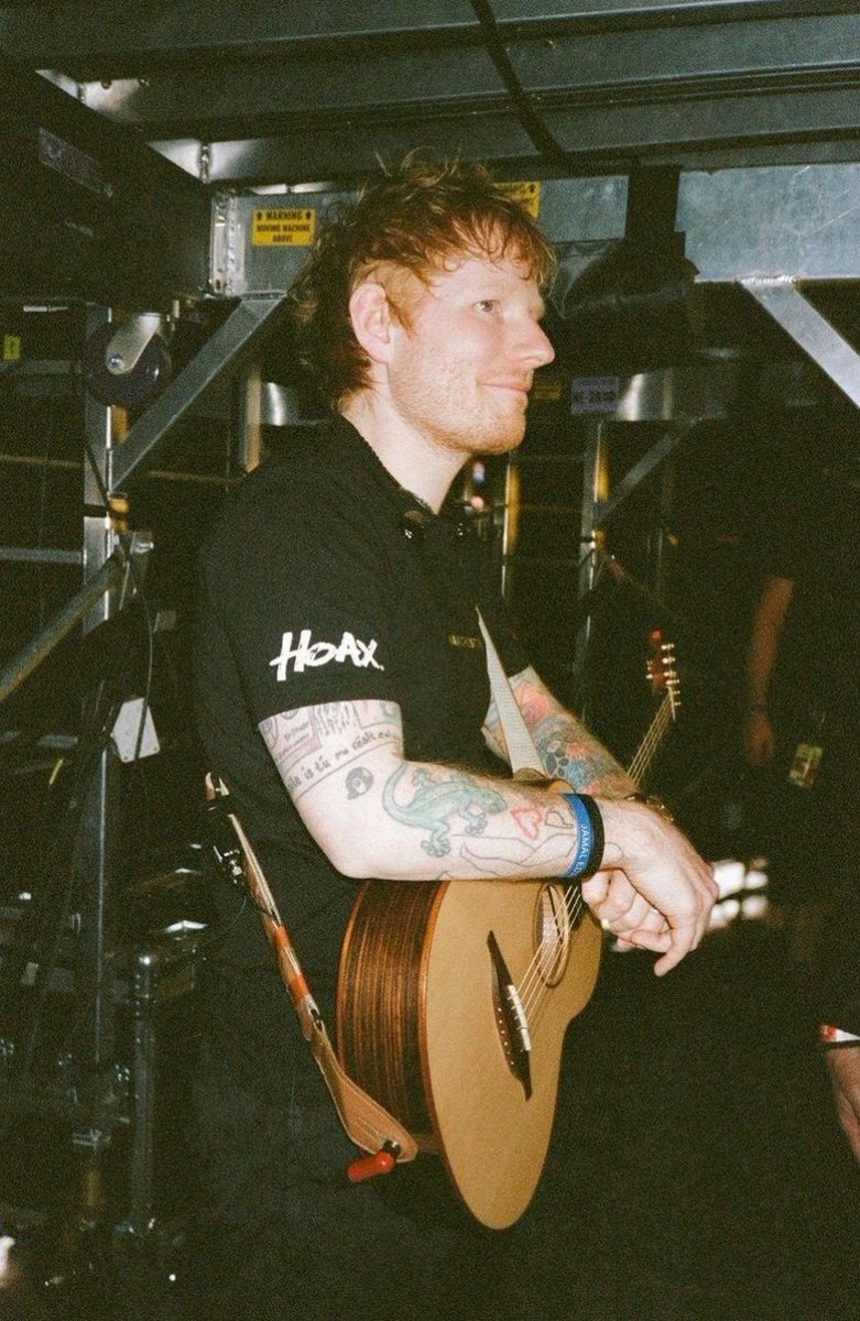 sheeranspics's tweet photo. Look how cute he is❤️🥰 https://t.co/9o0Ruw6rj2