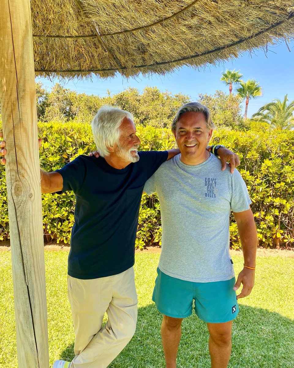 AntonioJordan's tweet photo. Los lunes son lo más cuando recibes visitas tan molonas. 
#family #visitasmolonas #monday #love https://t.co/Yi7wVX6fbk