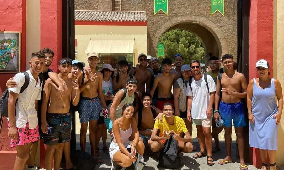 ceainjerez's tweet photo. 🌊 Llegó el mes de agosto y continuamos con las actividades de verano, esta vez nos fuimos a Isla Mágica en Sevilla donde pasamos una jornada maravillosa y disfrutamos muchísimo con nuestros chicos y chicas. #ceain @andaluciaacoge https://t.co/RjR91fmolf