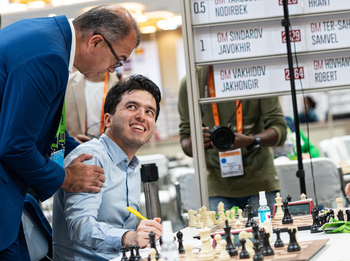 photochess's tweet image. This photo is my personal favorite of Round 9, out of 100+ pics I selected for @chesscom 💙 Go Uzbekistan! 🇺🇿 

#ChessOlympiad
